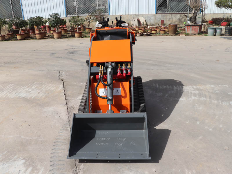 小型滑移裝載機(jī)